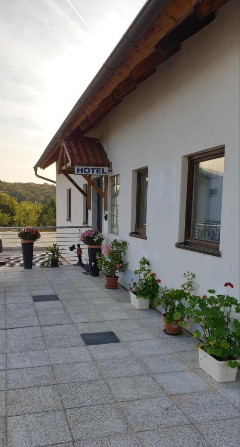 Mainstern Hotel Schonungen Bagian luar foto